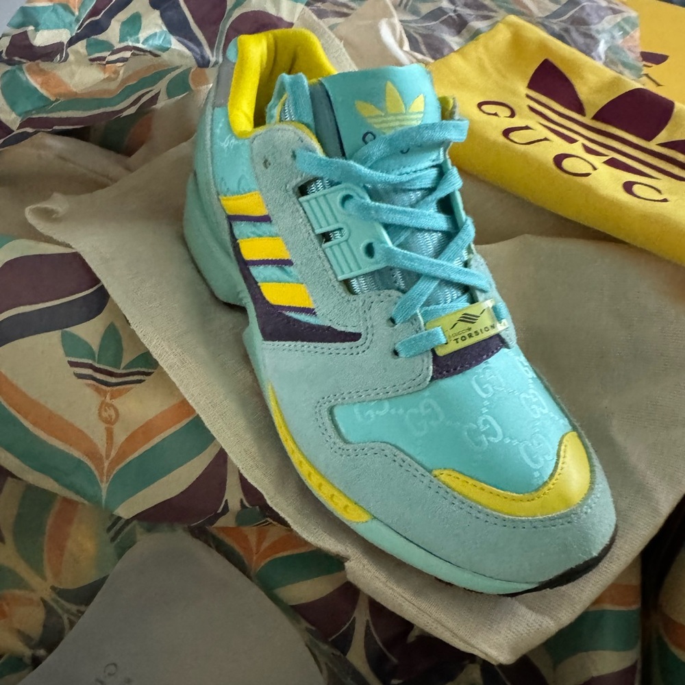 Gucci x Adidas 2023
Gucci x ZX 8000 'Aqua GG Monogram'